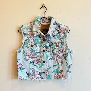 Levi's Floral Denim Crop Vest in Light Blue, Pink & Green